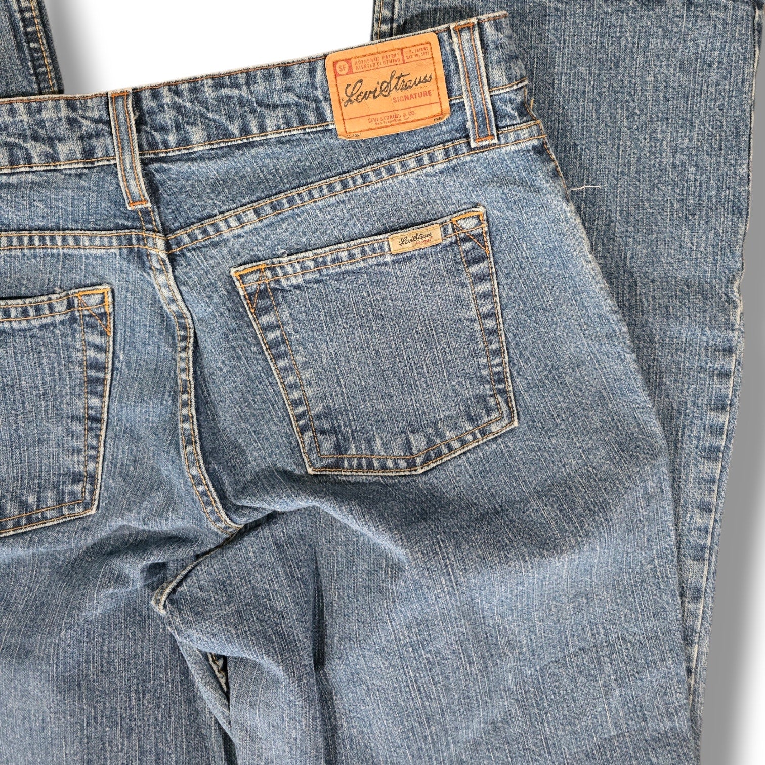 Levis Strauss Signature Mid-Rise Stretch Bootcut Jeans – Misses 12M