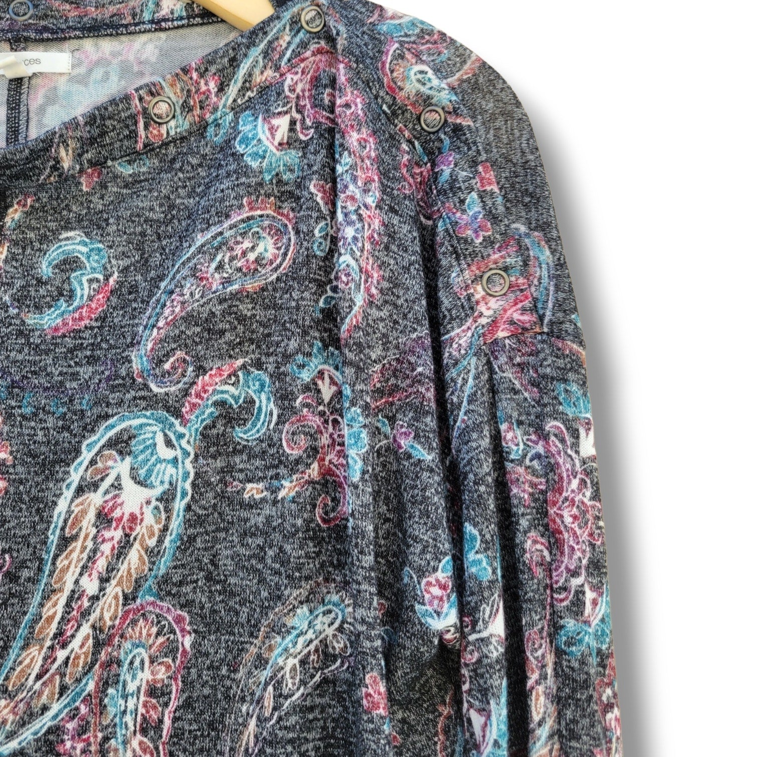 Maurices Women’s Snap Shoulder Paisley Blouse Top Gray Pink Blue – Size Small