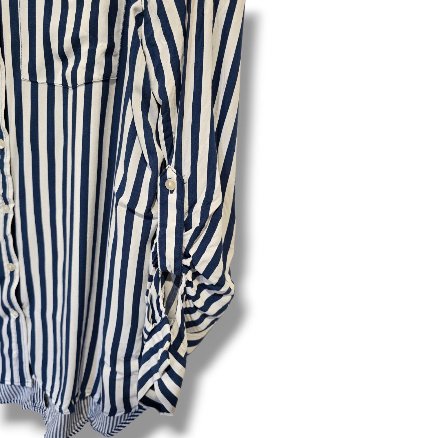 Jane & Delancey Women’s Blue White Vertical Stripe Button-Down Shirt – Medium
