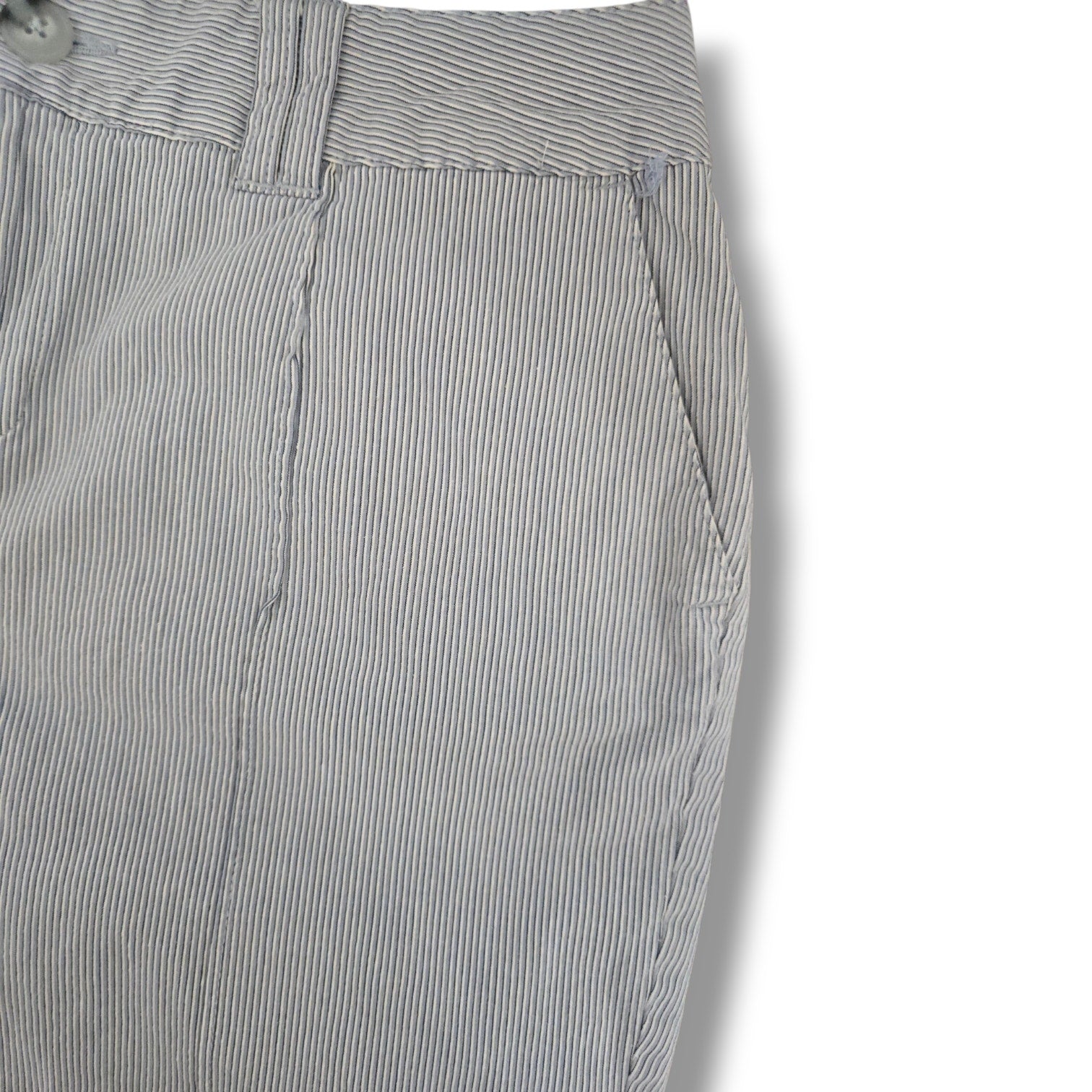 St. John's Bay Petite Size 12P Blue White Seersucker Striped Shorts