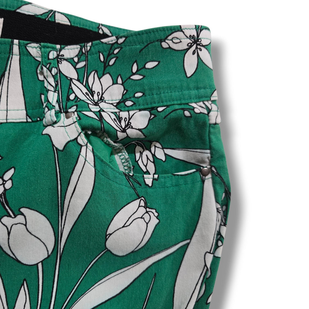 89th & Madison Women’s Green Floral Print Capri Pants – Size 8