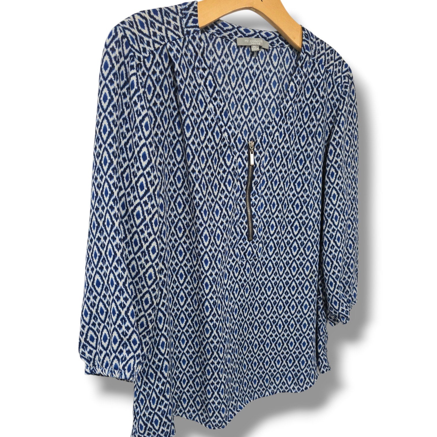 NY Collection Petite Blue Geometric Zip Front Blouse – PL, gently used