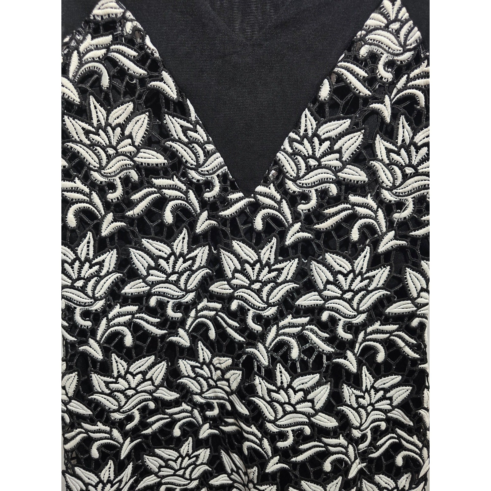 Etincelle Couture women's Black & White Embroidered Lace Dress