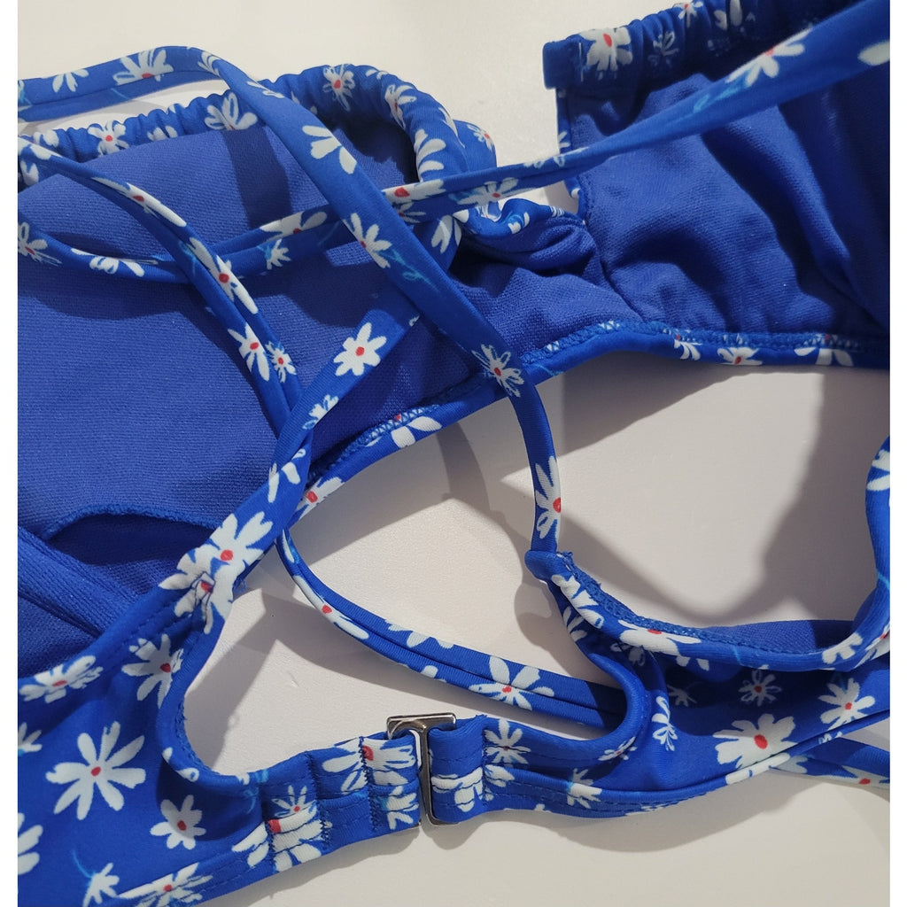 Xhilaration Juniors’ Blue Daisy Floral Bralette Bikini Top – Size Large