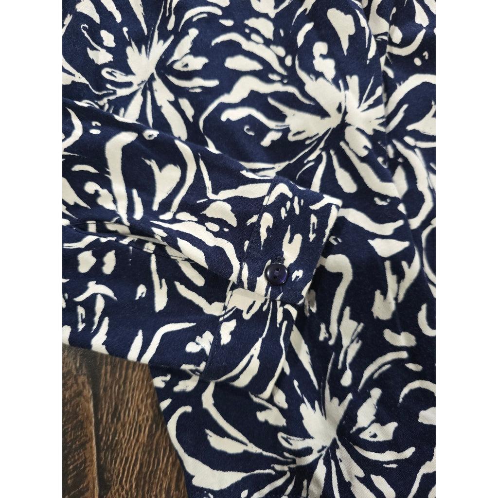 TravelSmith Navy & White Floral Long Sleeve V-Neck Top – Petite Medium