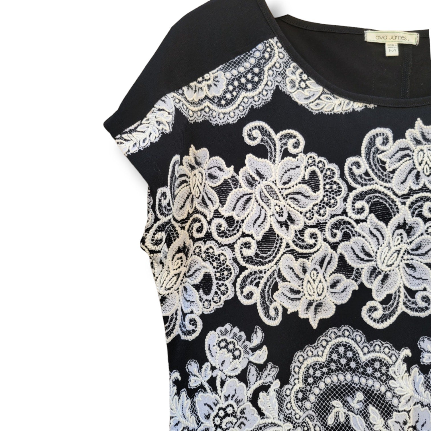Ava James Black & White Floral Split-Back Blouse – Women’s Medium