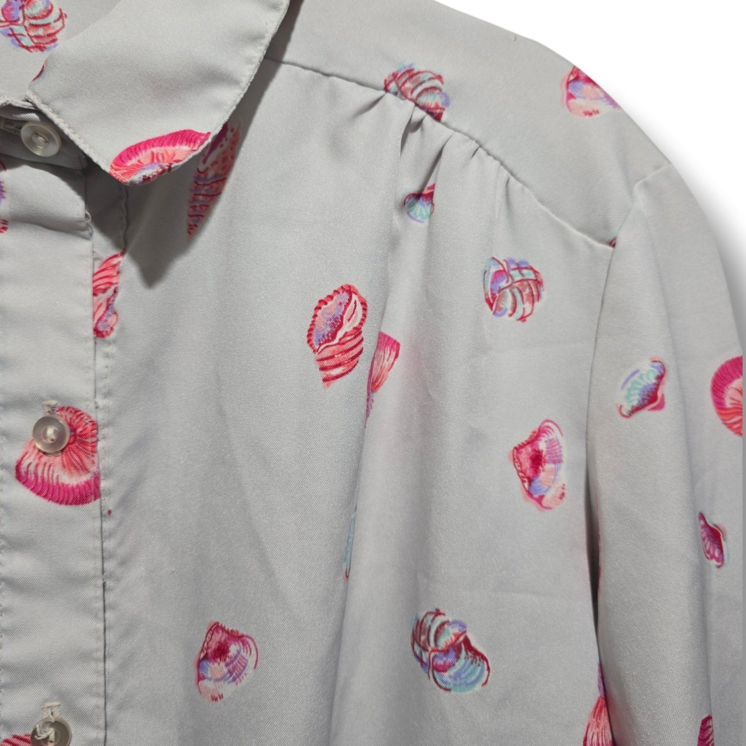 Cadisport Women's Vintage White Pink Nautical Seashell Button Down Shirt