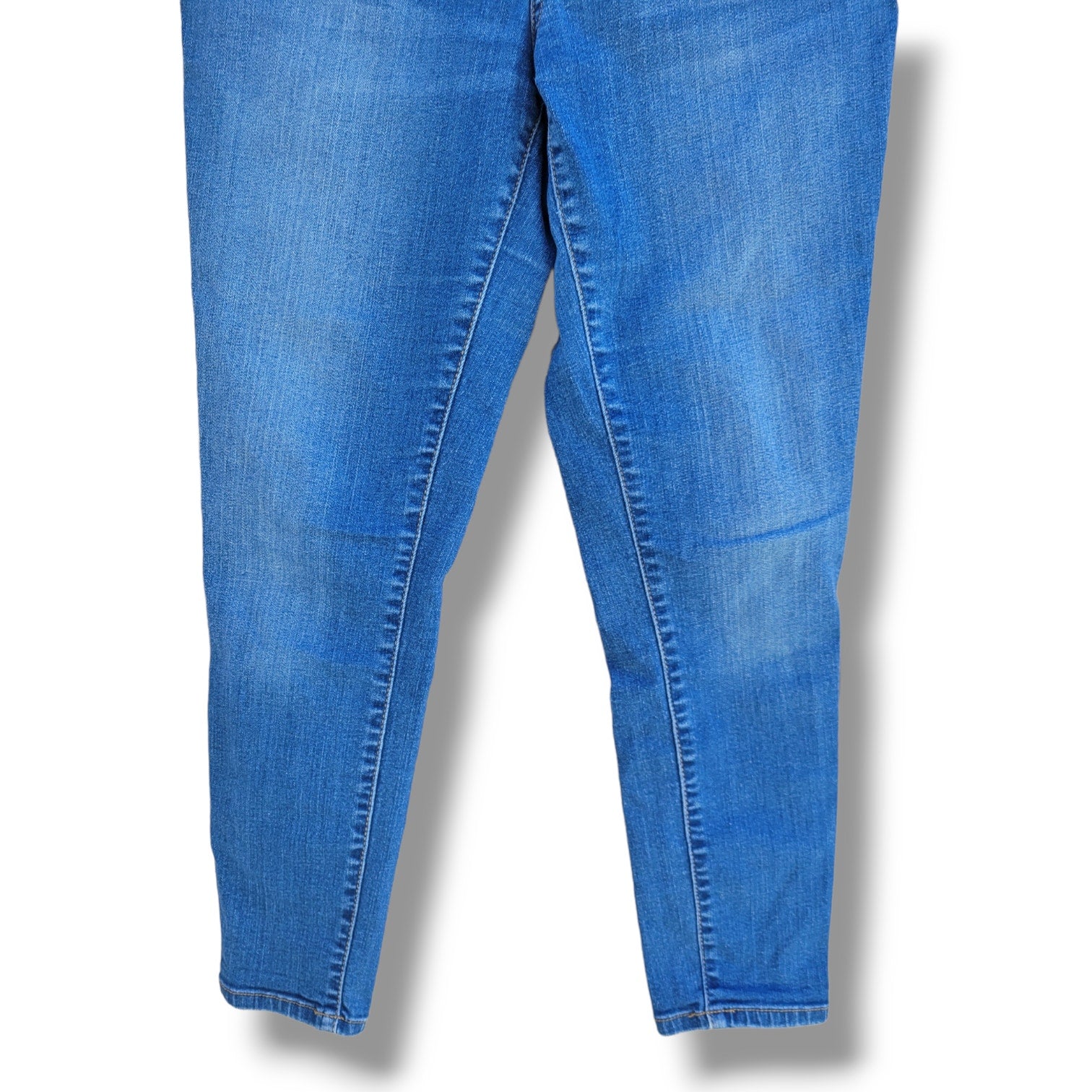 Isabel Maternity Women's skinny Cropped jeans 
 - sz 2