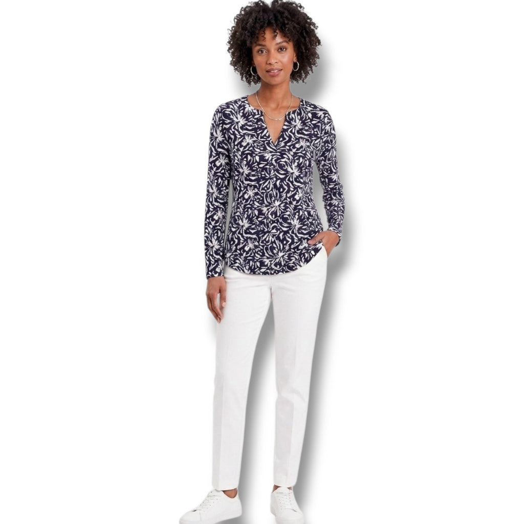 TravelSmith Navy & White Floral Long Sleeve V-Neck Top – Petite Medium
