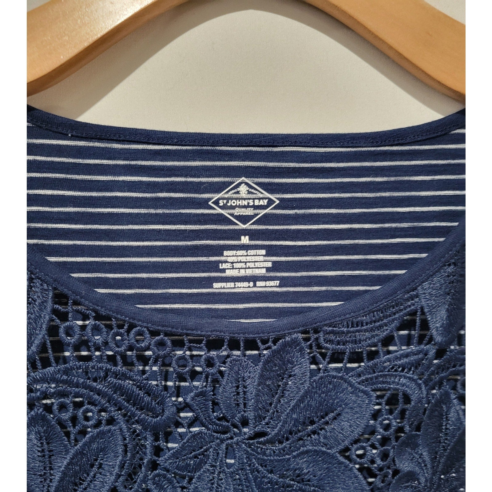 St. John’s Bay Women’s Blue Striped Lace Detail Sleeveless Top Sz Medium