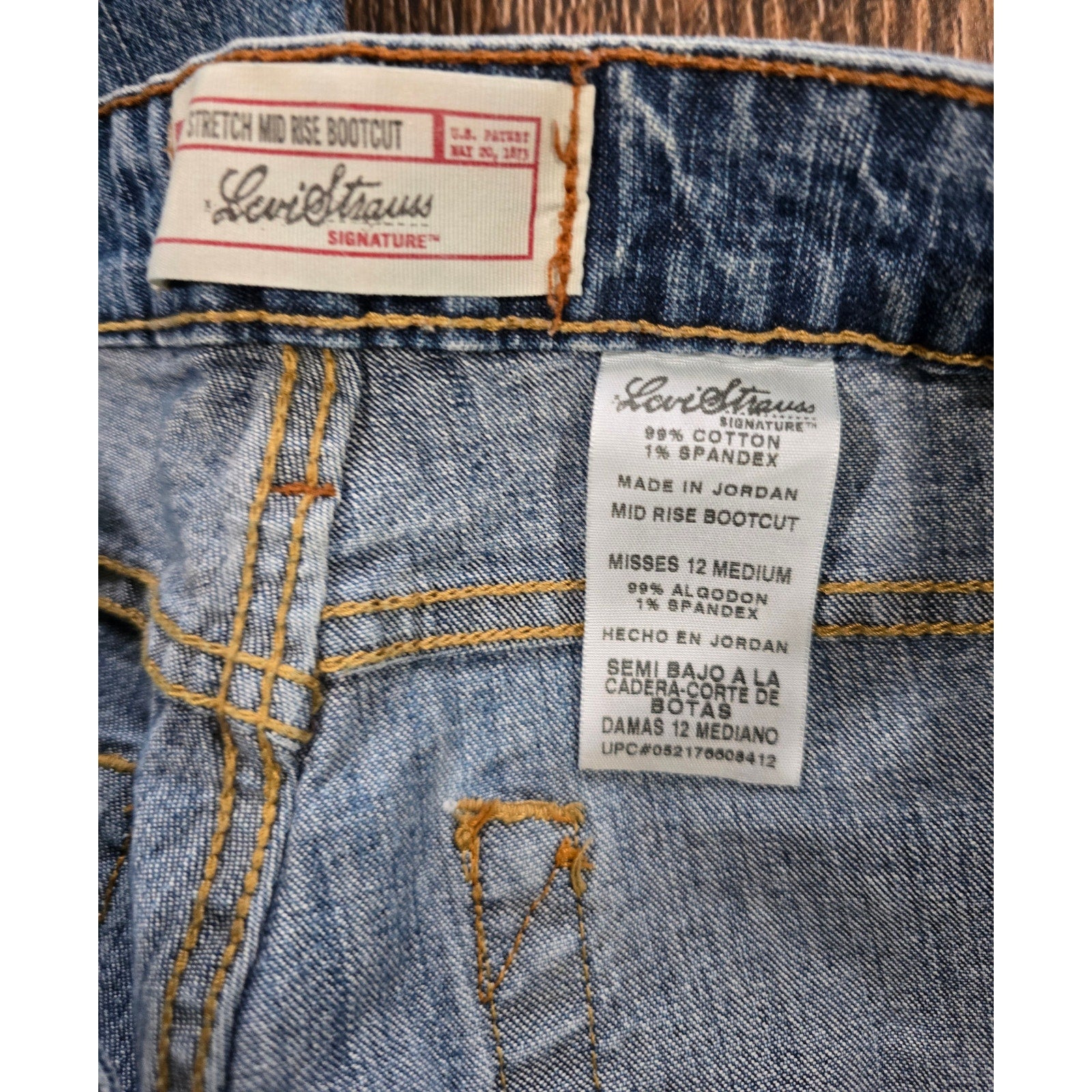 Levis Strauss Signature Mid-Rise Stretch Bootcut Jeans – Misses 12M