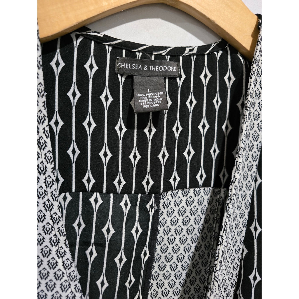Chelsea & Theodore Women’s Black & White Geometric Open Front Long Vest – Size L