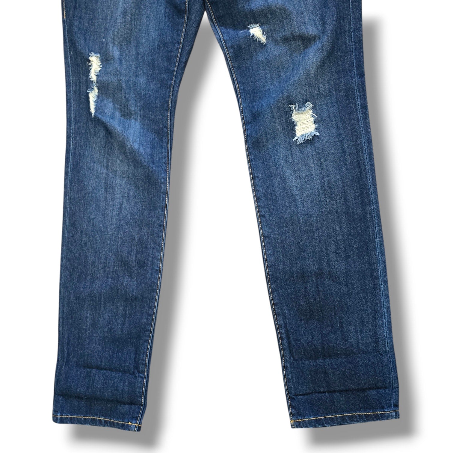 Cabi Slim Boyfriend Distressed Dark Wash Denim Jeans Size 6