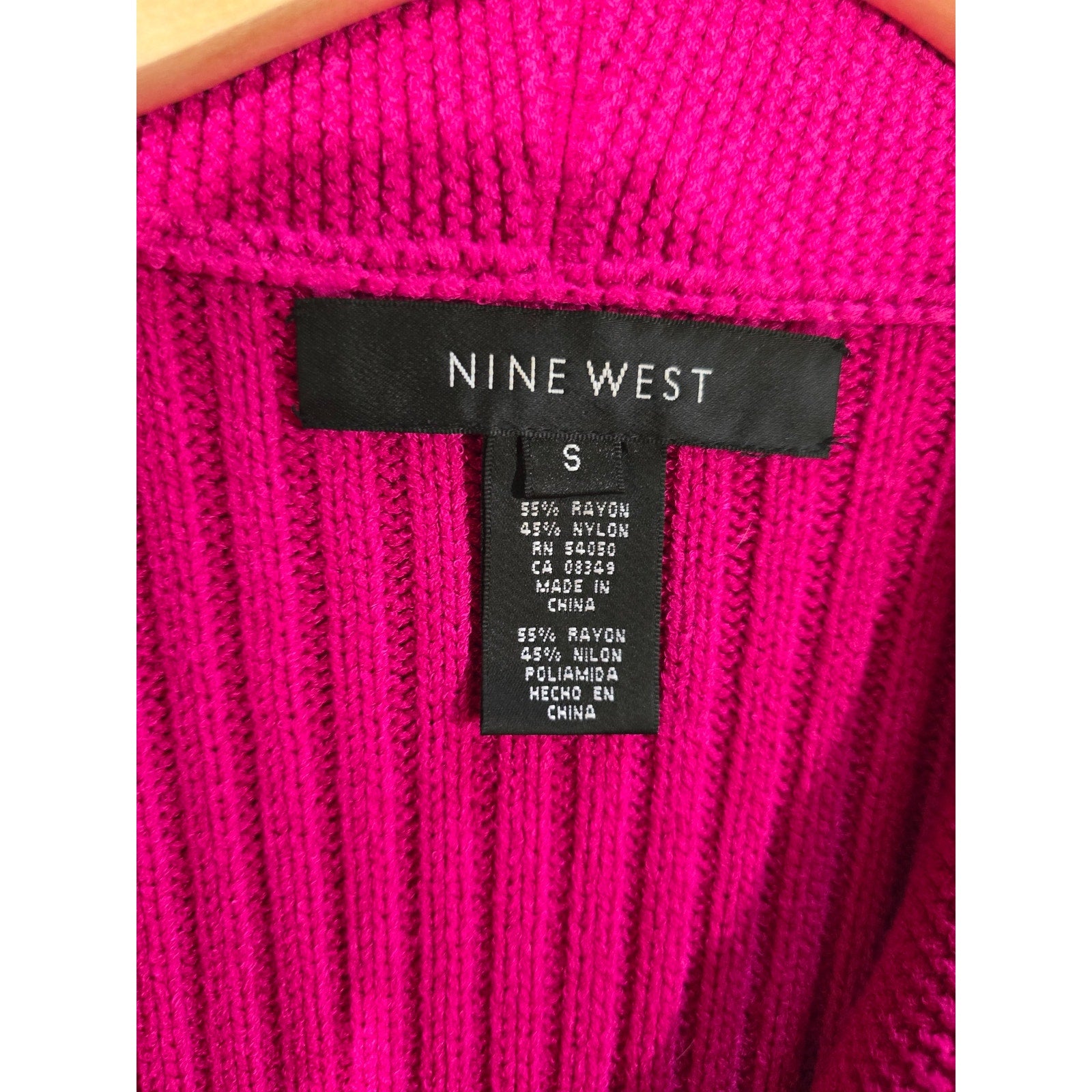 Nine West Women’s Fuchsia Ribbed Knit Cardigan – Gently Used size small