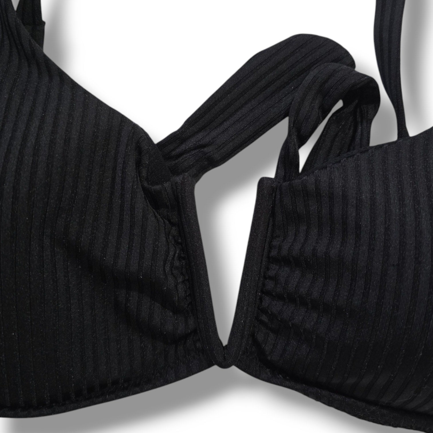 United Colors of Benetton women's Black V-Wire Ruched Bikini Top B-Cup