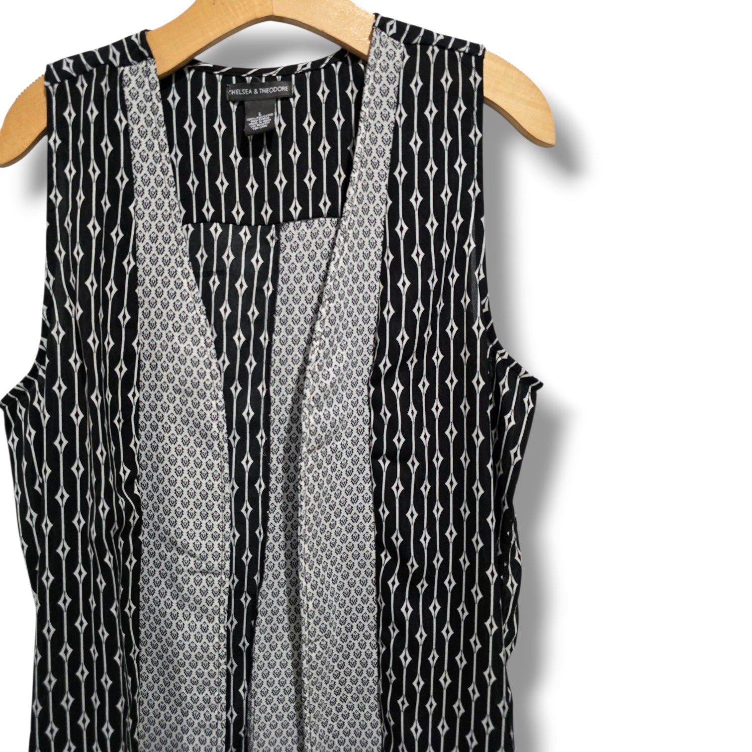 Chelsea & Theodore Women’s Black & White Geometric Open Front Long Vest – Size L