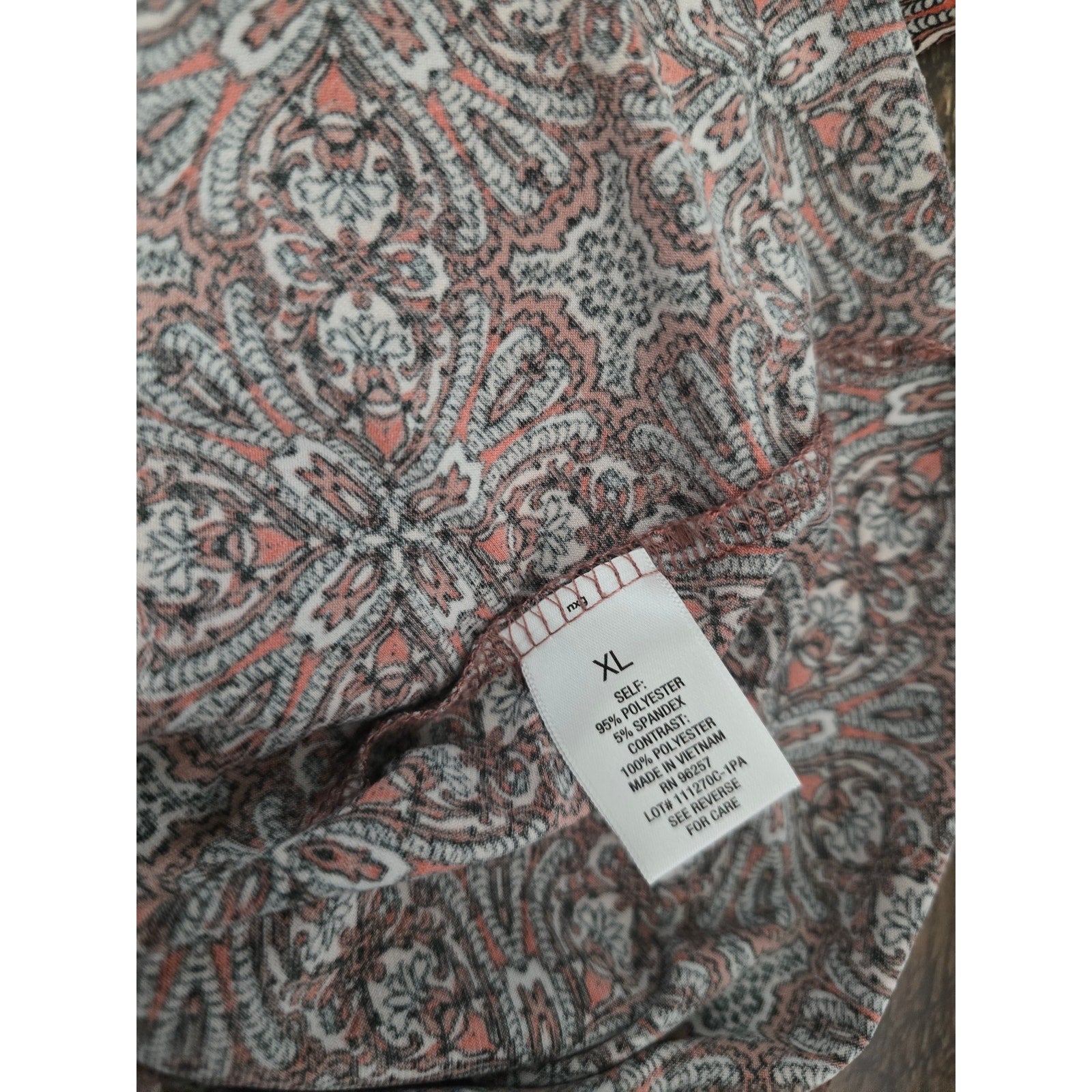 Terracotta women's Paisley Smocked-Accent Bell-Sleeve Blouse xl