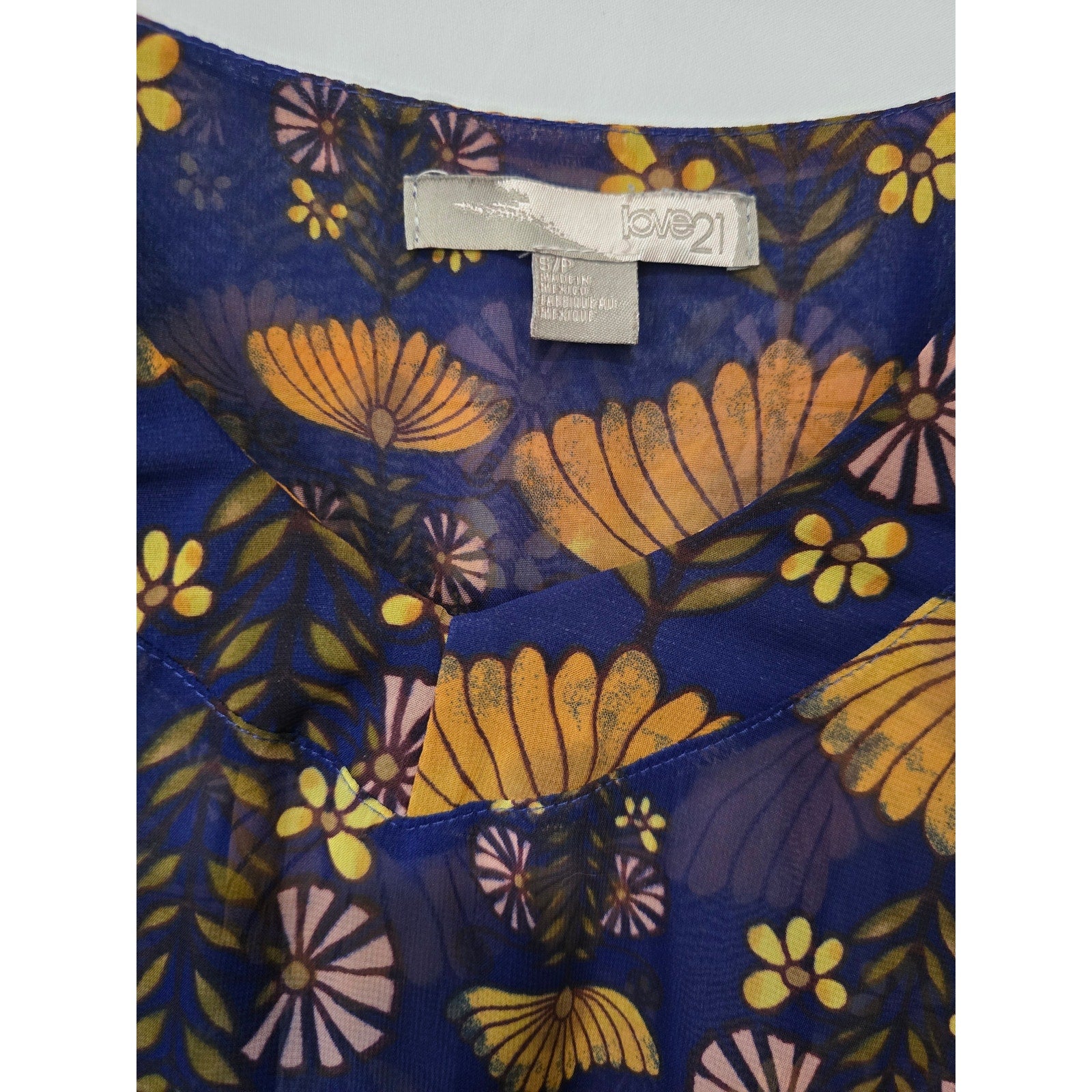 Love 21 women's Forever 21 Blue Retro Floral Sheer Chiffon Blouse – Small
