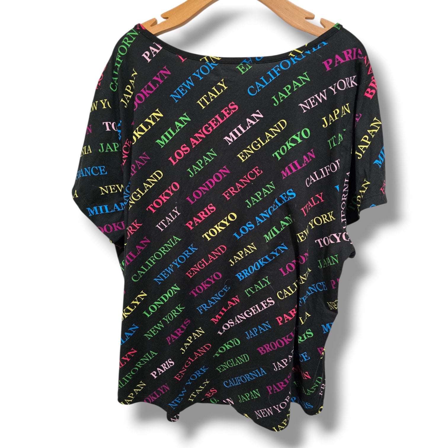 Joe Boxer Women’s plus size Multicolor City Print Crisscross Neck Top – Size 3X
