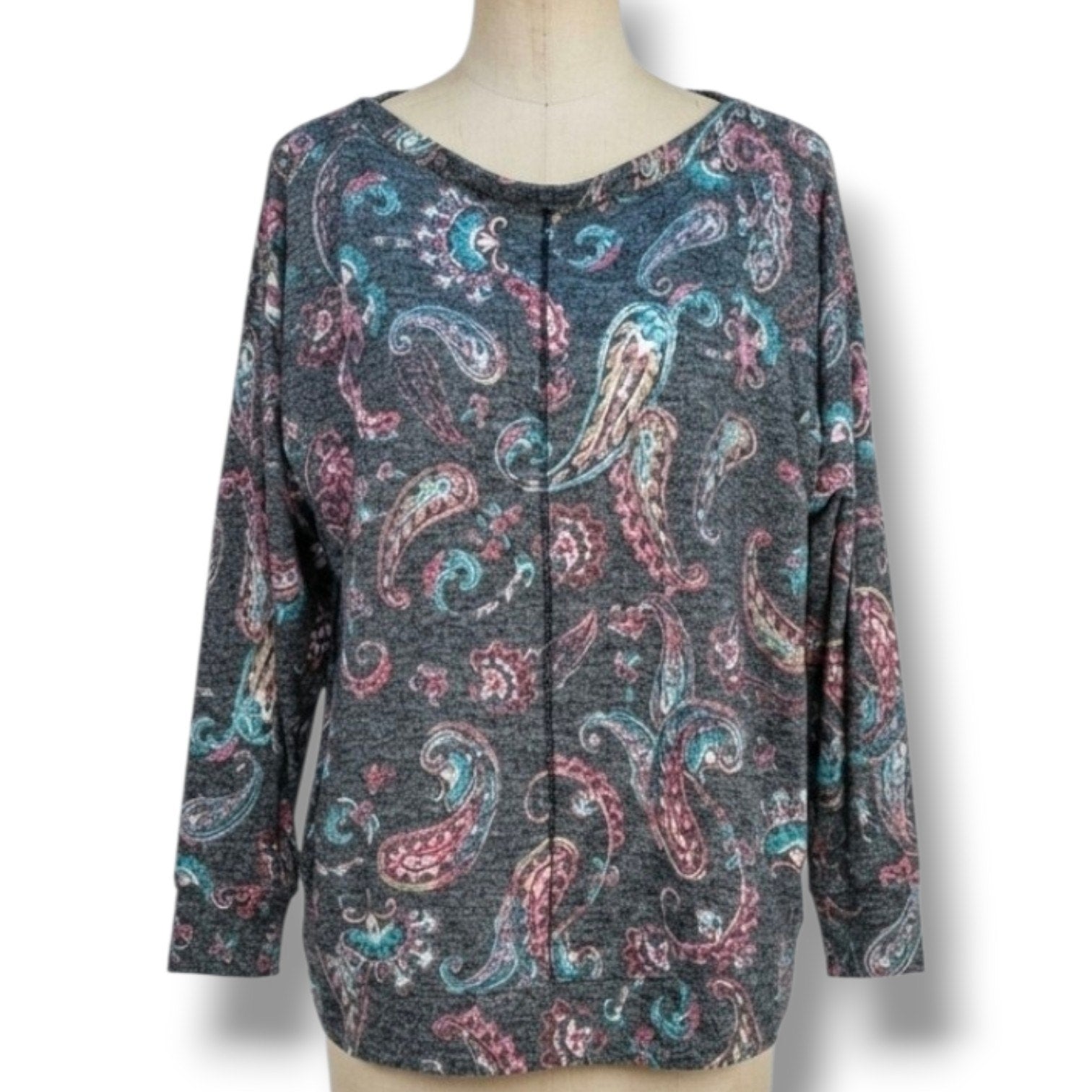 Maurices Women's Size Small Gray Paisley Snap buttons Long Sleeve Blouse Top