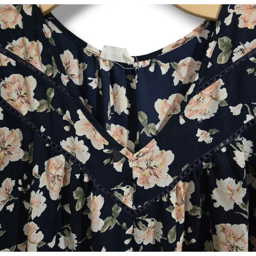 Sienna Sky Women’s Blue Floral Short Sleeve Blouse – Size Small, Polyester
