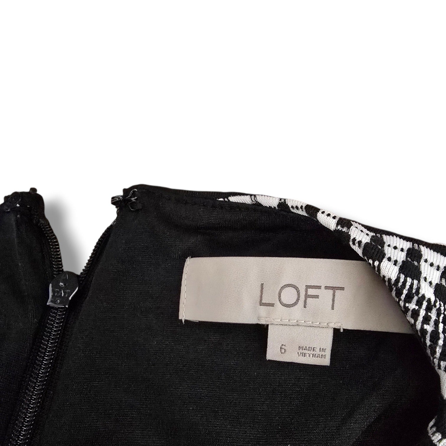 LOFT Women's Size 6 Black White Geometric Textured Knit Fit & Flare Dress