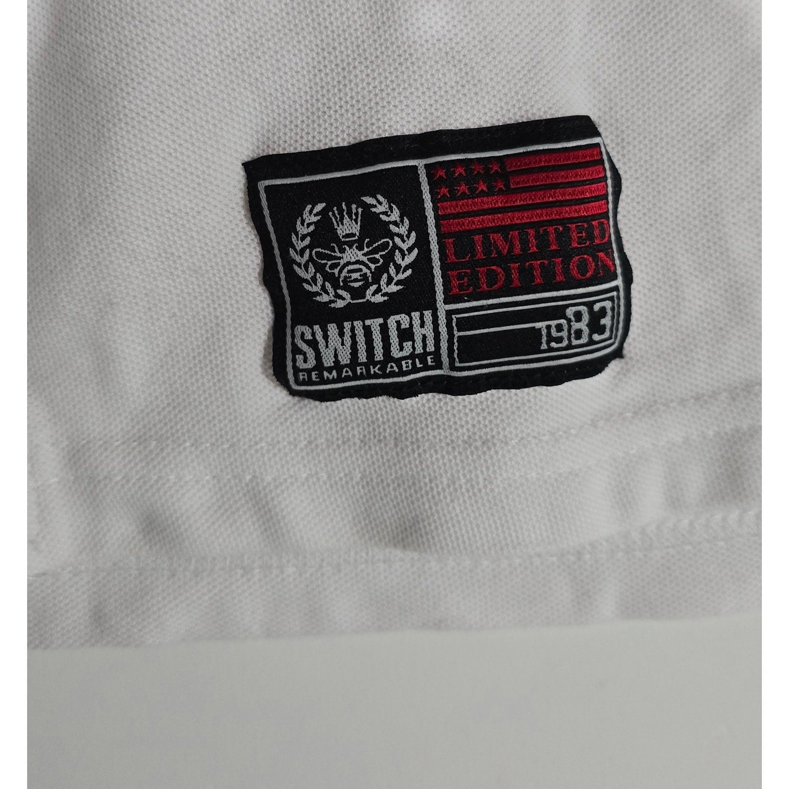 SWITCH Men’s Looney Tunes Bugs Bunny “Get The Juice” Polo Shirt – Size Small