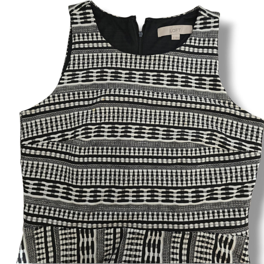 LOFT Women's Size 6 Black White Geometric Textured Knit Fit & Flare Dress