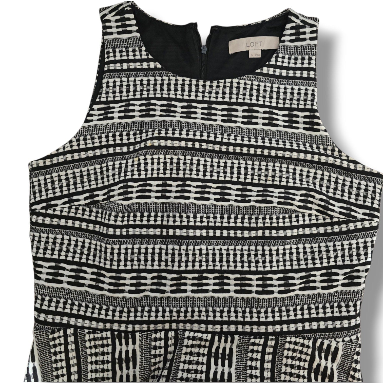 LOFT Women's Size 6 Black White Geometric Textured Knit Fit & Flare Dress