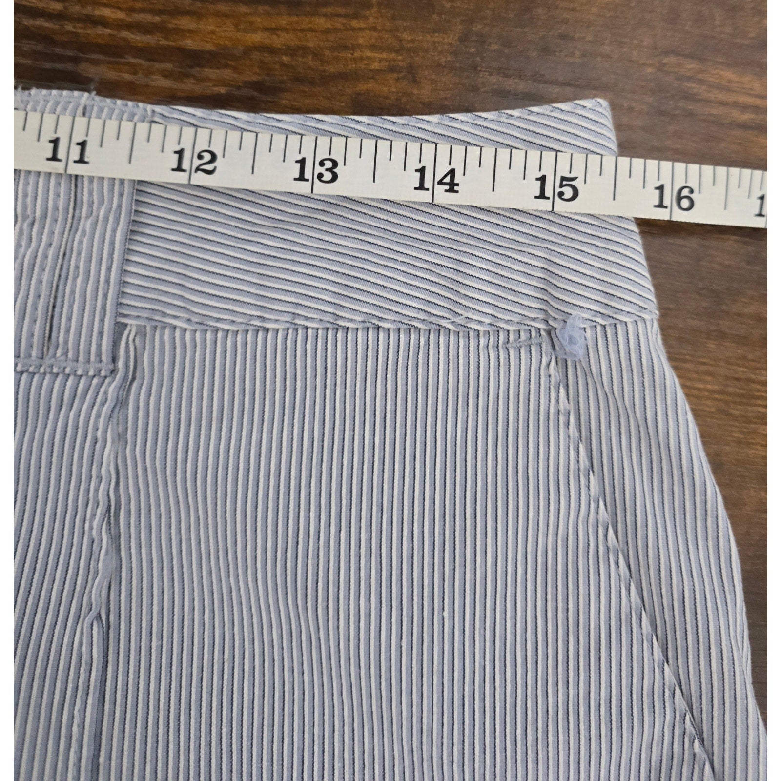 St. John's Bay Petite Size 12P Blue White Seersucker Striped Shorts