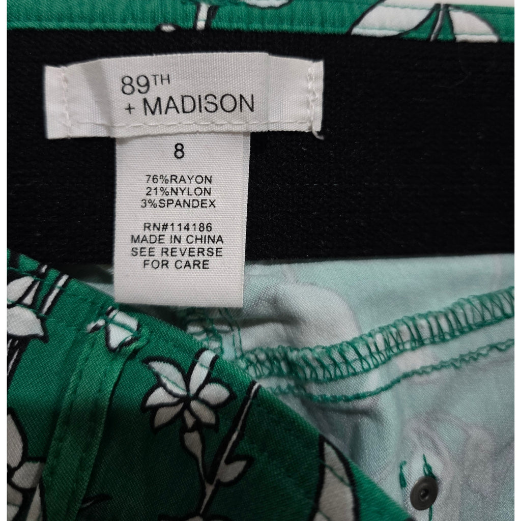 89th & Madison Women’s Green Floral Print Capri Pants – Size 8