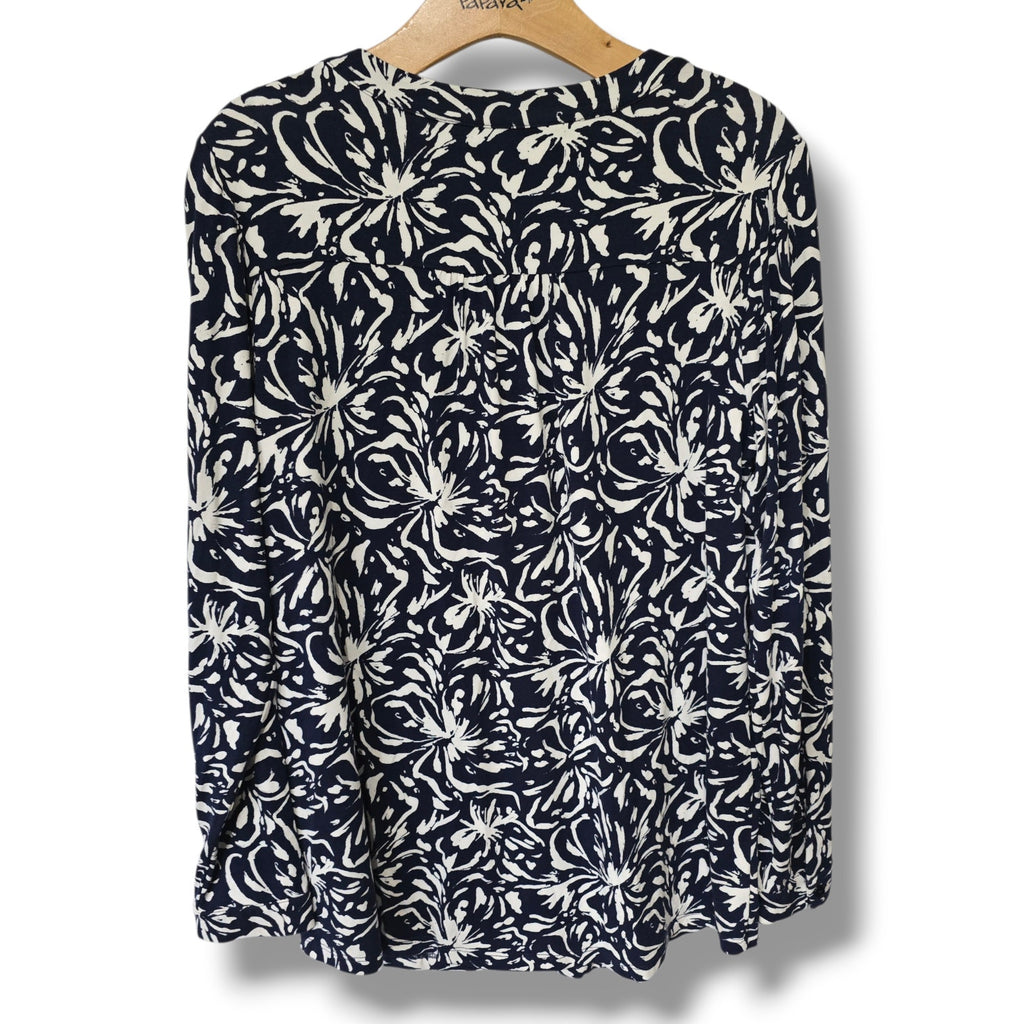TravelSmith Navy & White Floral Long Sleeve V-Neck Top – Petite Medium