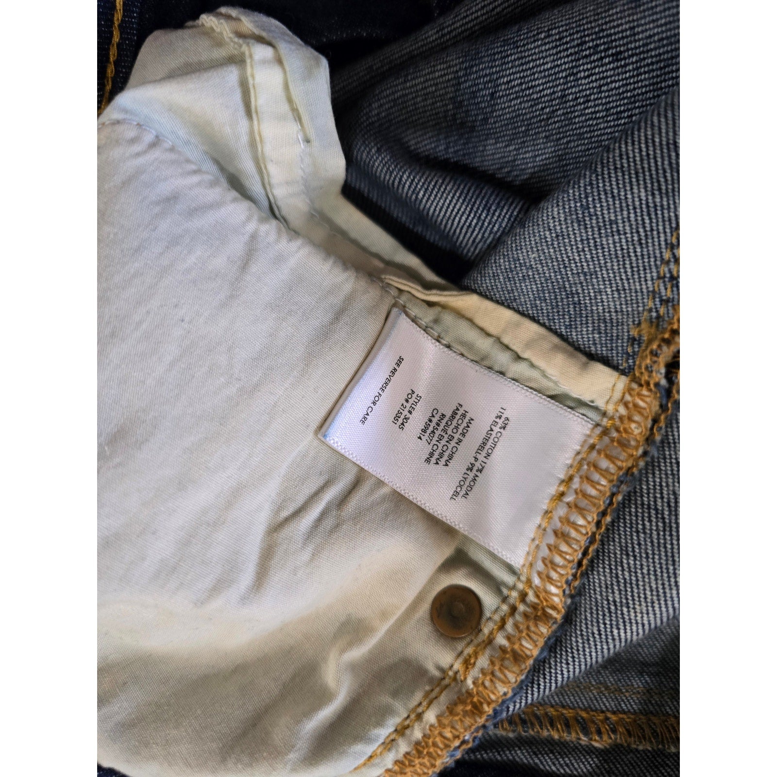 Cabi Slim Boyfriend Distressed Dark Wash Denim Jeans Size 6