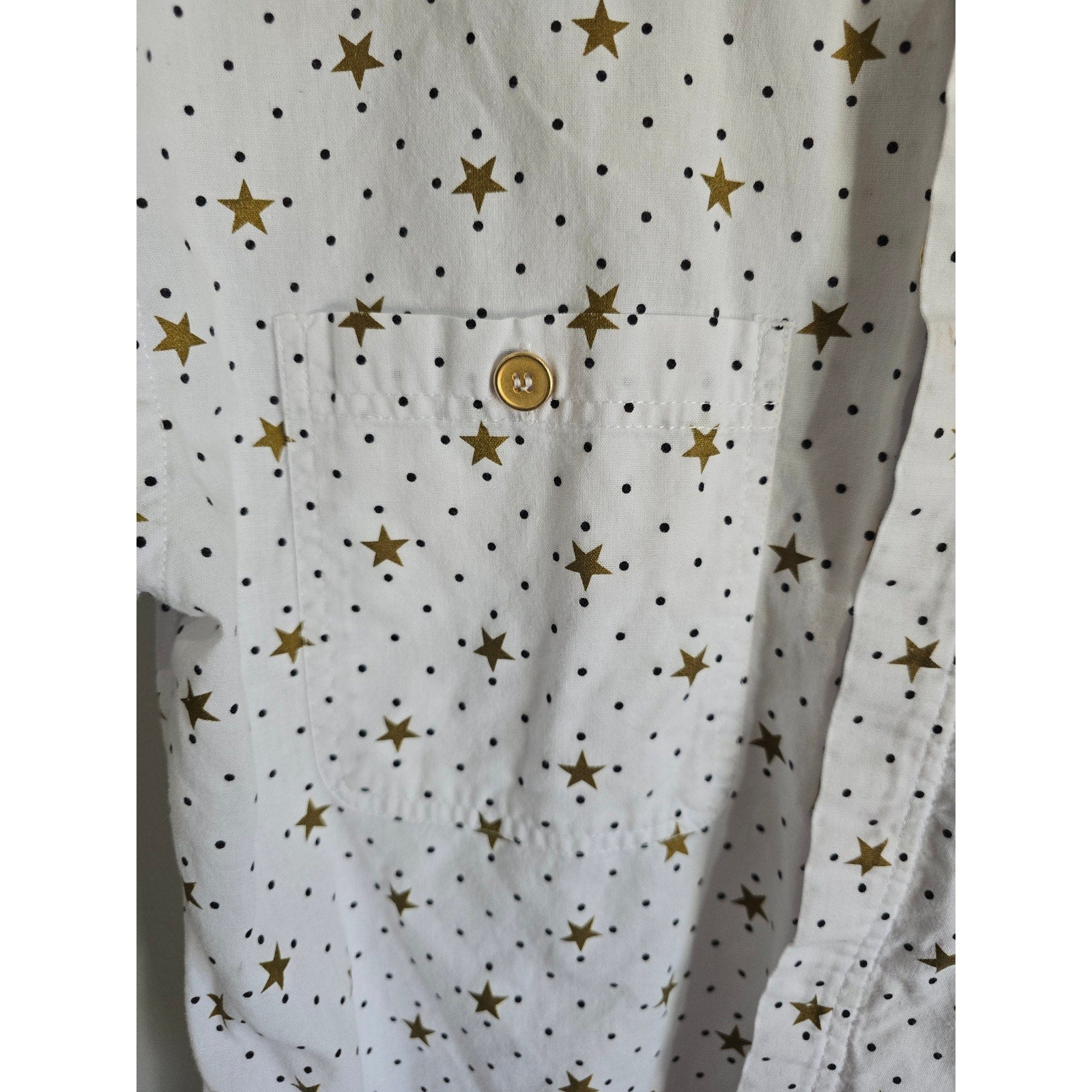 Lizwear Men's Short Sleeve Button-Down Gold Star Print small