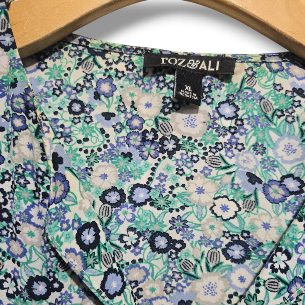 Roz & Ali Women's Size XL Blue Green Floral Flutter Sleeve Blouse Top