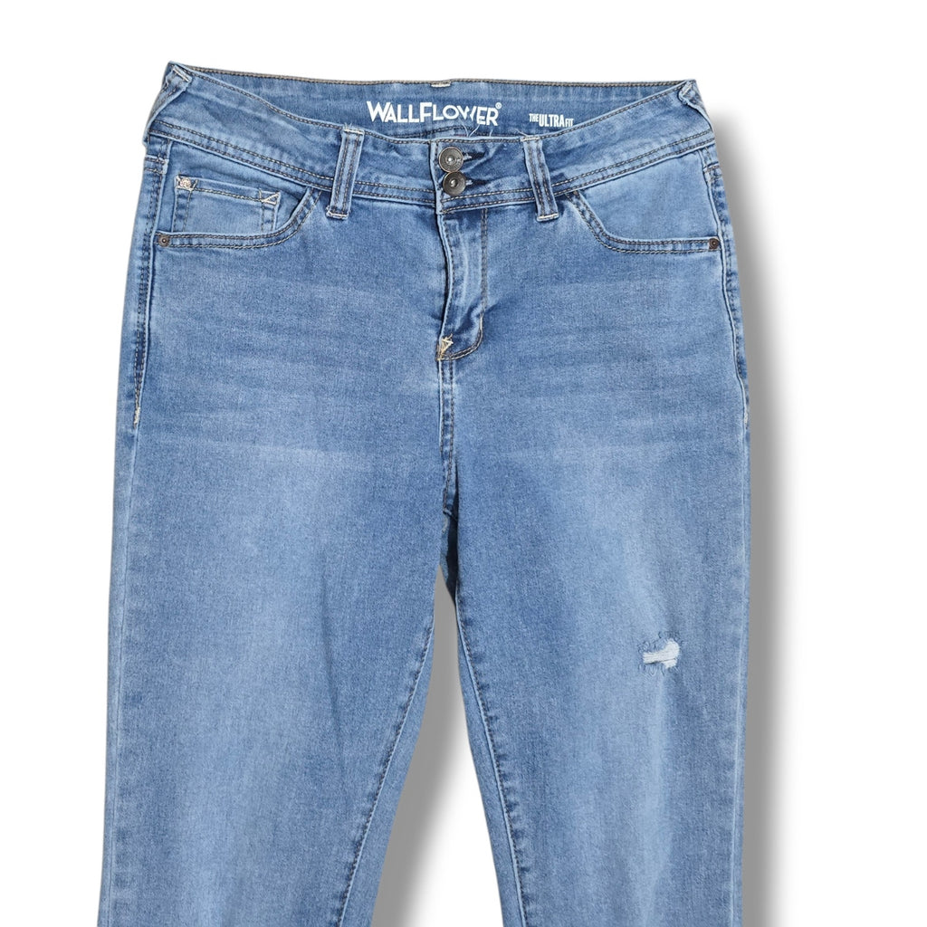 WallFlower Juniors Size 13 The Ultra Fit Distressed Cuffed Crop Capri Jeans