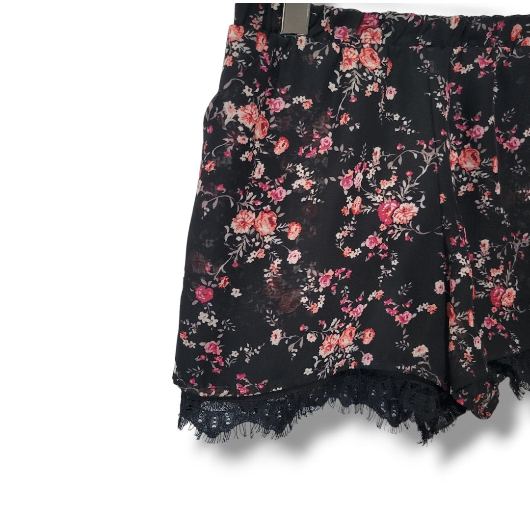 Socialite Women’s Black Floral Lace Hem Dressy Shorts Small