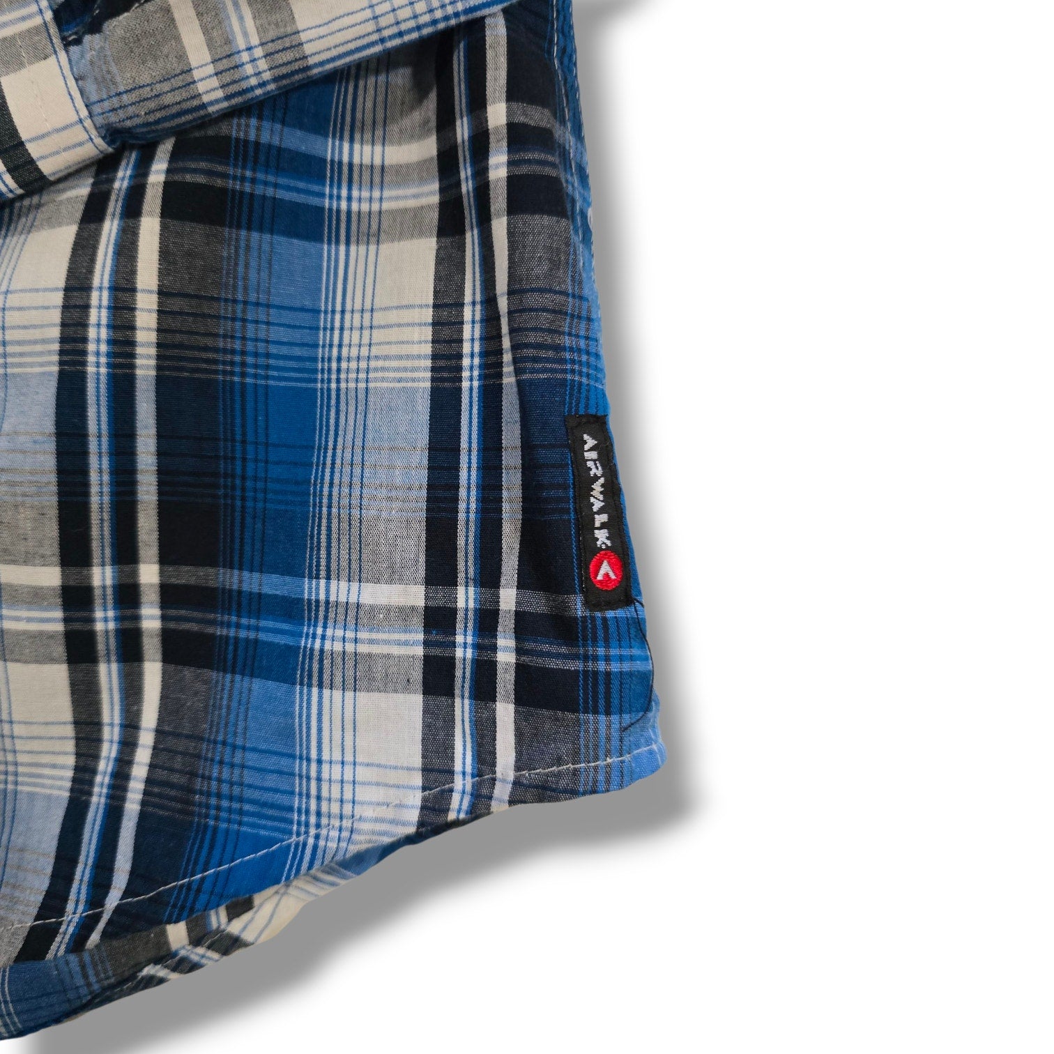Airwalk Men’s Blue Plaid Long Sleeve Button-Down Shirt – Size Small Gently used