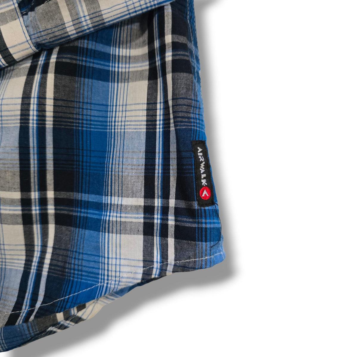 Airwalk Men’s Blue Plaid Long Sleeve Button-Down Shirt – Size Small Gently used