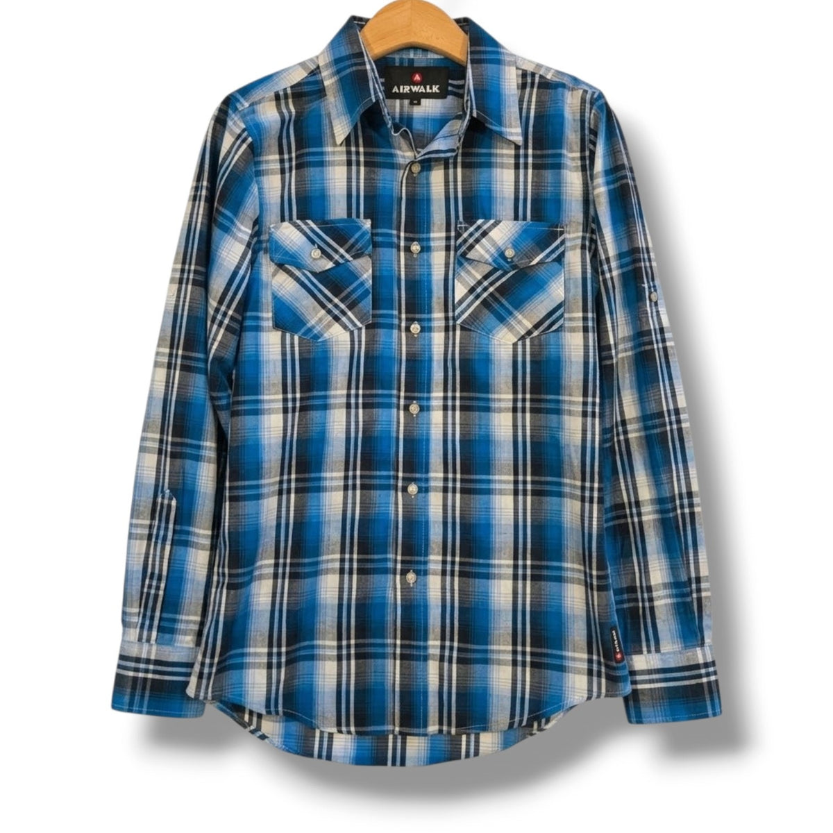 Airwalk Men’s Blue Plaid Long Sleeve Button-Down Shirt – Size Small Gently used