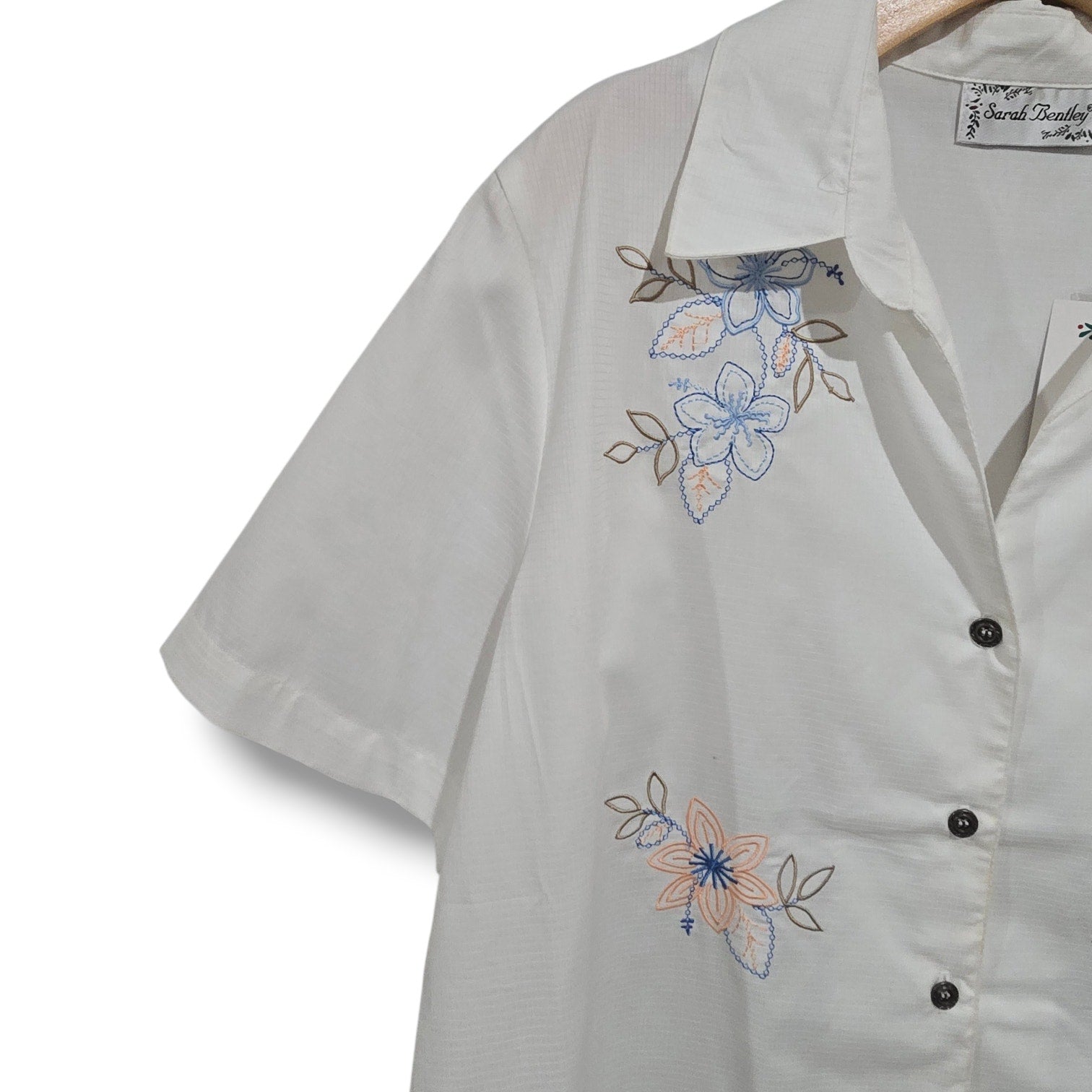 Sarah Bentley Ivory Floral Embroidered Button-Down Blouse NWT – Size XL