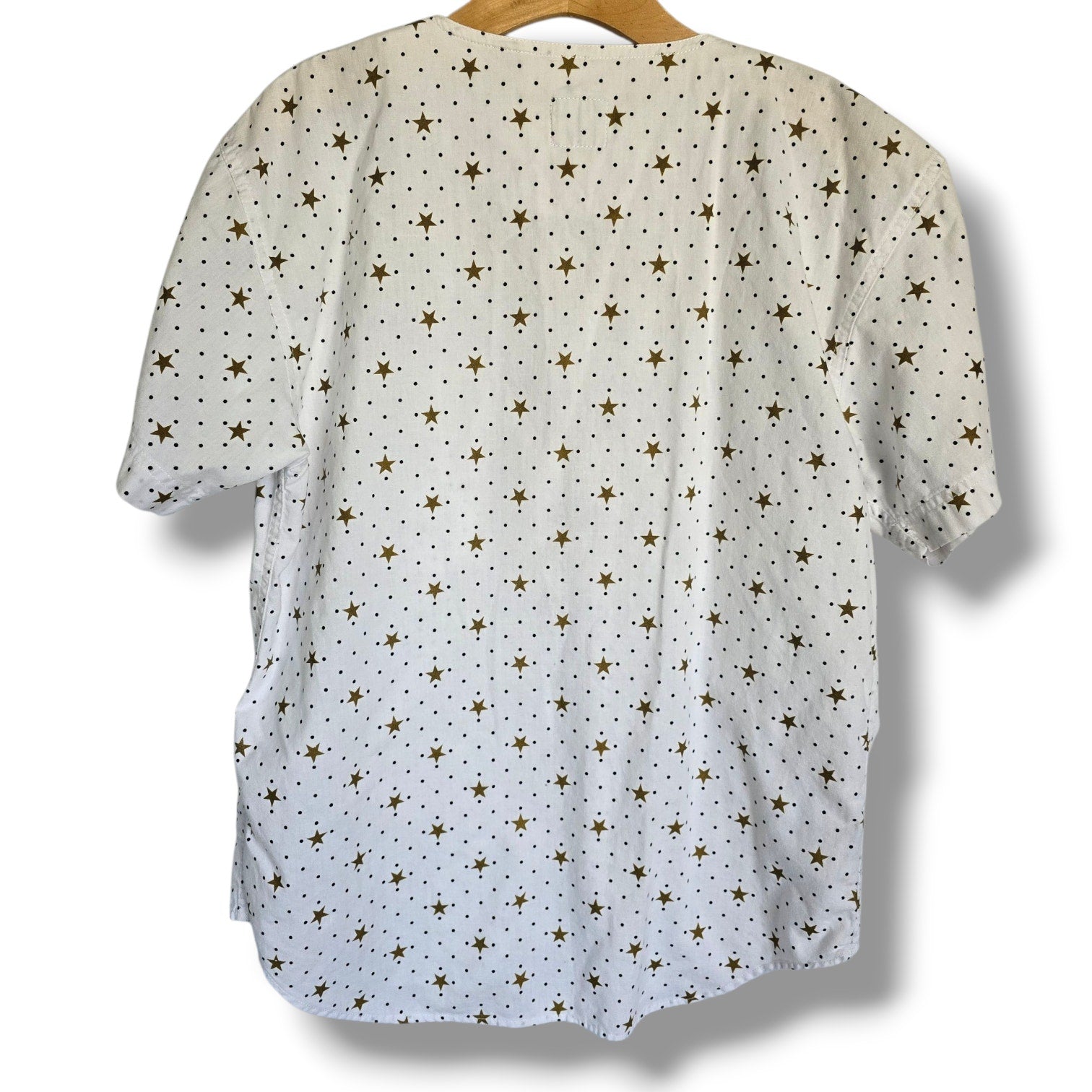 Lizwear Men's Short Sleeve Button-Down Gold Star Print small