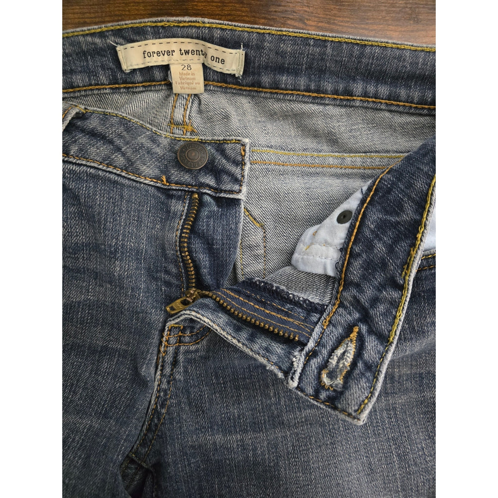 Forever 21 women's Low-Rise Medium Wash Skinny Jeans