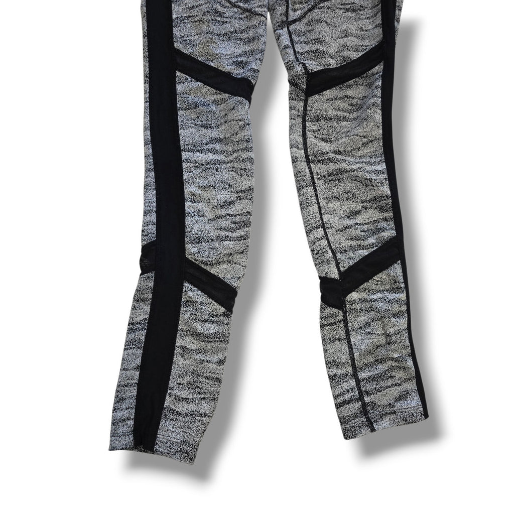 Avia Women's High-Rise Jacquard Workout Leggings with Pockets - Medium