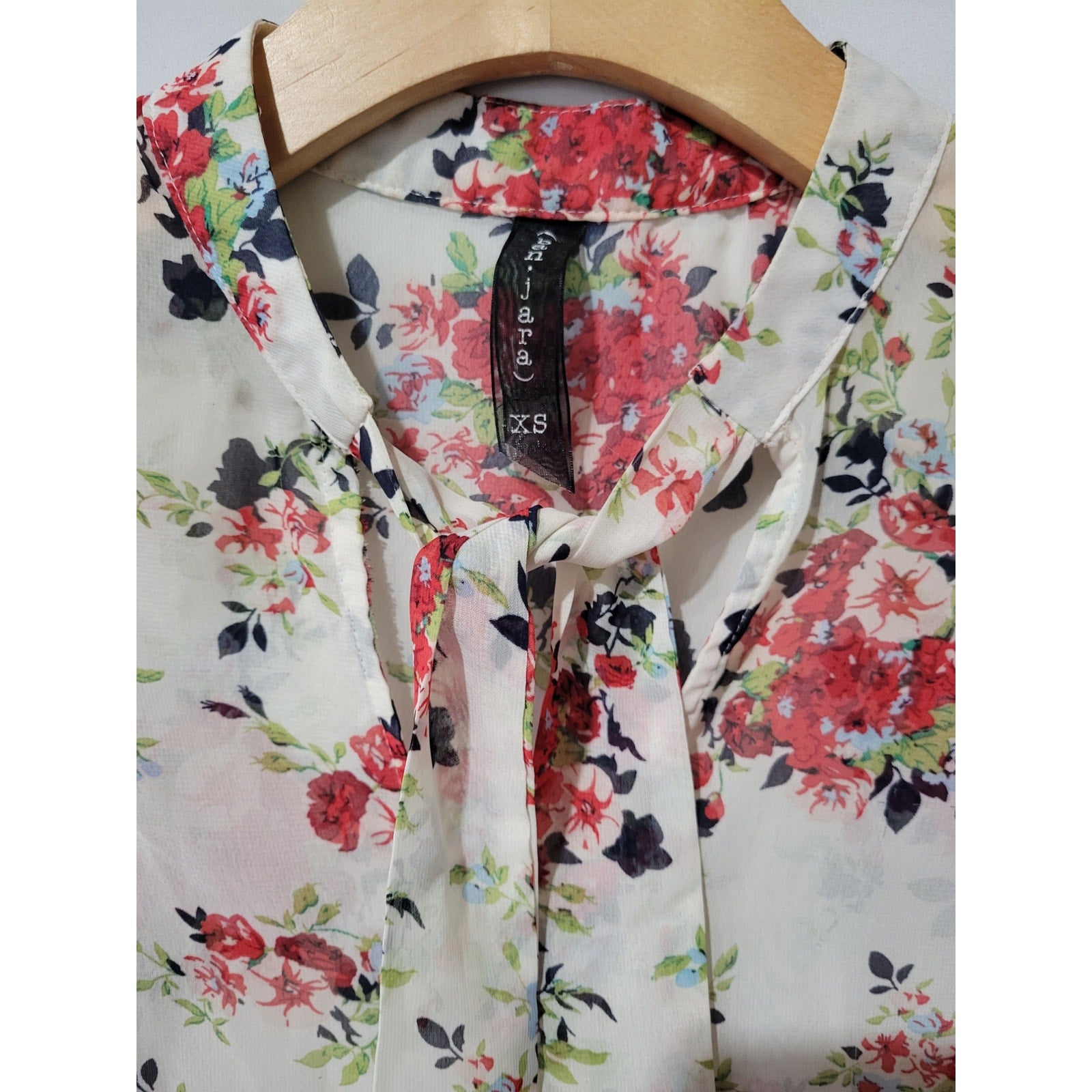 Ban Jara Women’s Floral Cold Shoulder Peplum Blouse – XS, Polyester, Gently Used