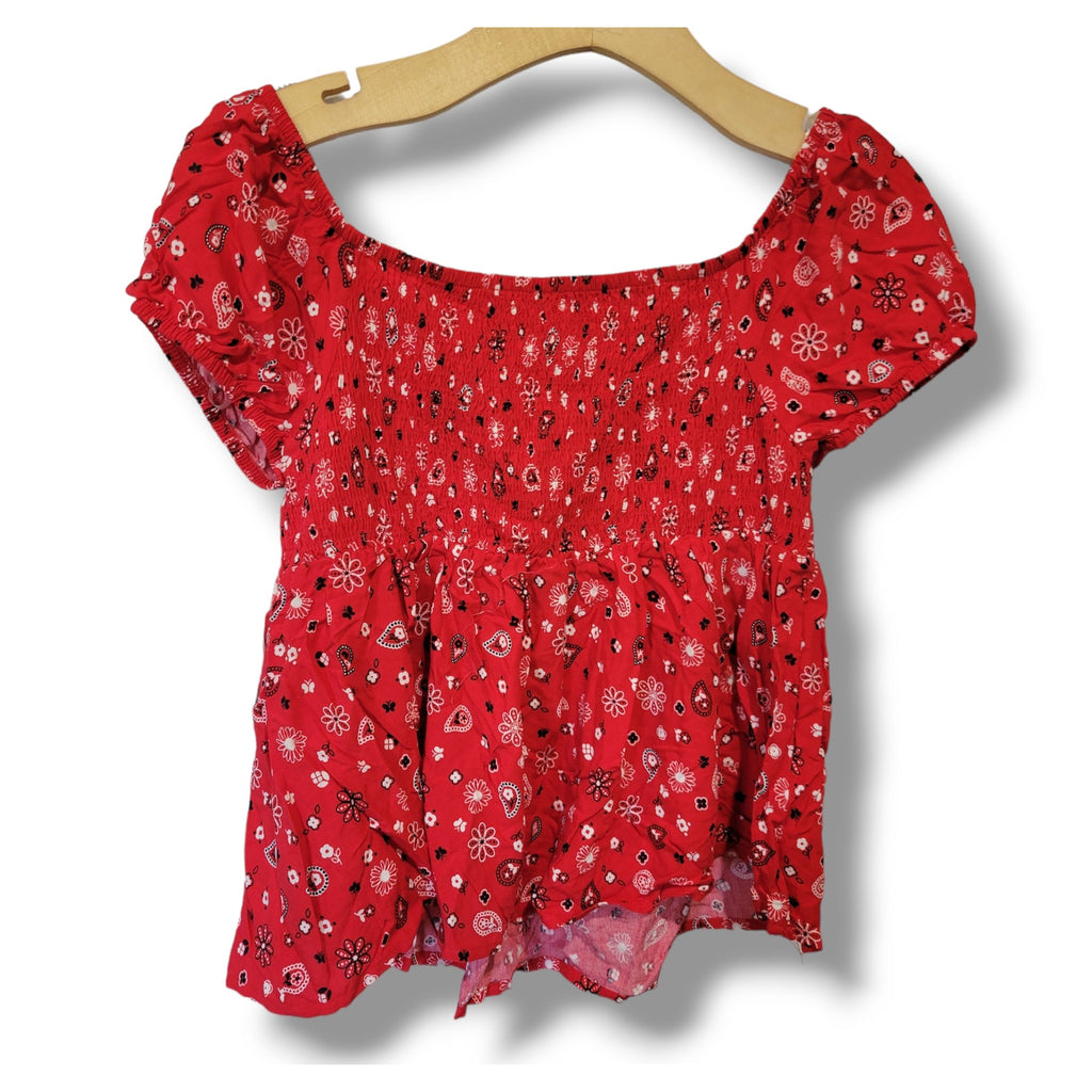 No Boundaries Juniors red bandanna print front twist Smocked short sleeves top