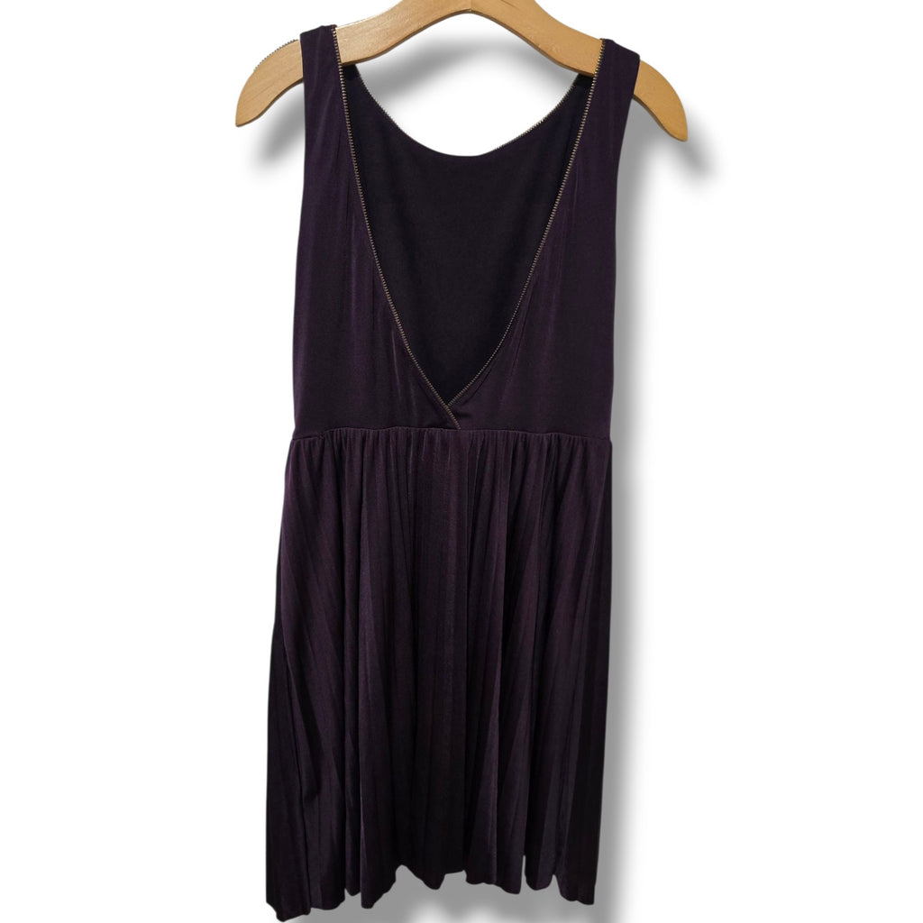 BETSEY JOHNSON Zipper Trim Detail Backless Retro Style Grape Dress Sz 8