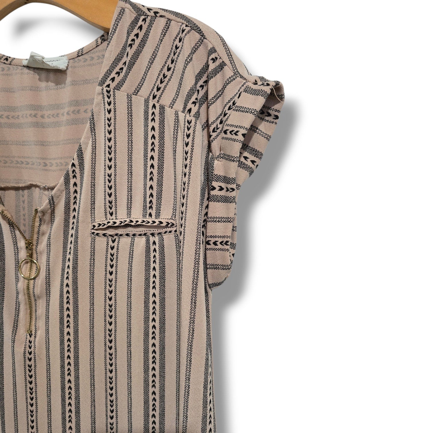Flower & Feather Striped Aztec O-Ring Quarter Zip Blouse MEDIUM