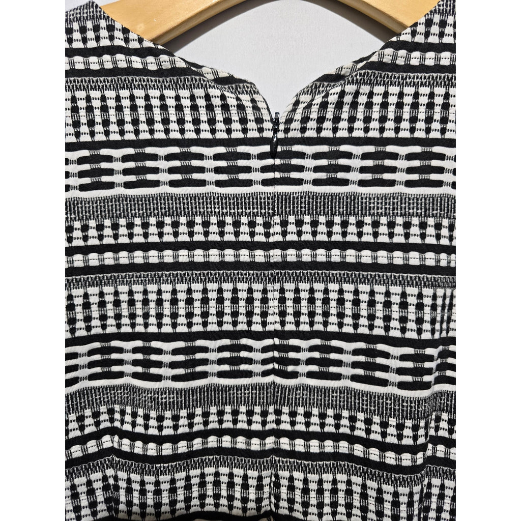 LOFT Women's Size 6 Black White Geometric Textured Knit Fit & Flare Dress