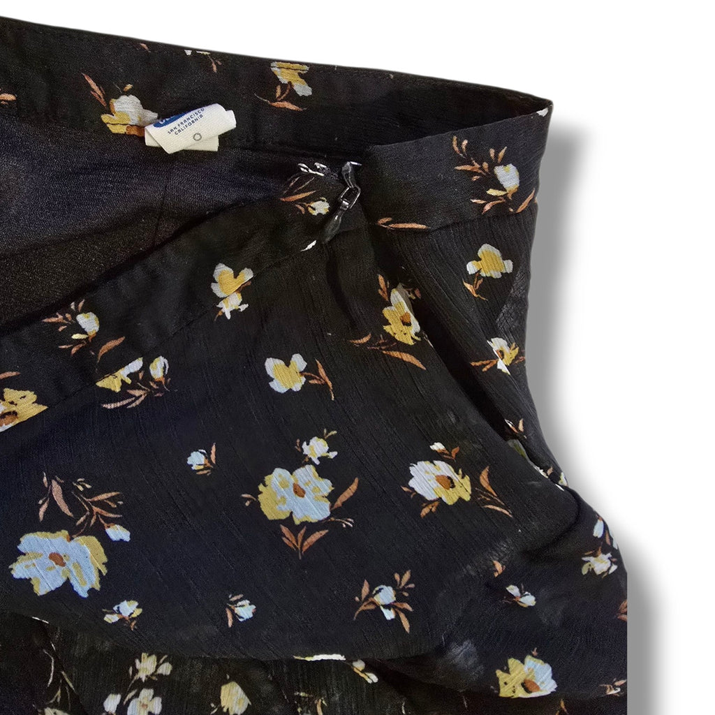 Old Navy Women’s Black Floral Sheer Lined Skirt – Size 0, 27” Waist, 18” Length
